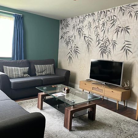 Comfortable Two Bedroom Modern Apartment London Eksteriør bilde
